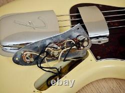 1989 Fender American Vintage'62 Jazz Bass Stack Knob Olympic White, Case & Tags