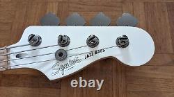 21 SQUIER by FENDER Contemporary Active Jazz Bass HH, Ash Body, Flat Matt White