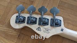 21 SQUIER by FENDER Contemporary Active Jazz Bass HH, Ash Body, Flat Matt White