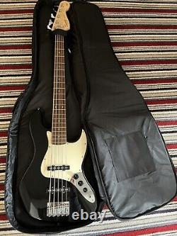 5 String bass Squire Fender