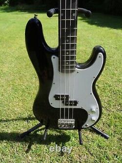 A Rockjam Bass Electric Guitar 4 String