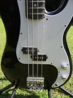 A Rockjam Bass Electric Guitar 4 String