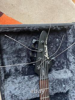Aria Pro 2 Magna MAB 20/5 5 string bass with case