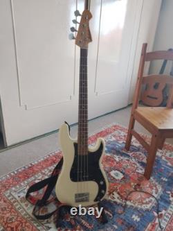 Aria Pro II Four String Bass Guitar With AMP