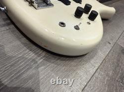 Aria Pro II Fretless Bass Guitar'the Cat Series' Circa 1980