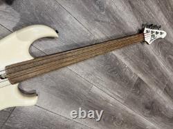 Aria Pro II Fretless Bass Guitar'the Cat Series' Circa 1980