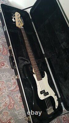 Bass Guitar Fender S-Quire P-BASS (precision bass)