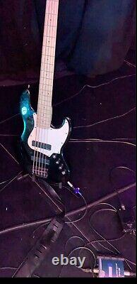 Bass guitar used 5 string