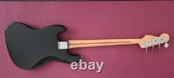 Black and White Fender Fretless Jazz Bass Made In Mexico With Fender Gig Bag