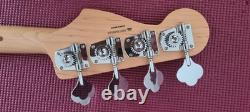 Black and White Fender Fretless Jazz Bass Made In Mexico With Fender Gig Bag