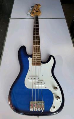 Cheetah 4 String Bass Guitar. Midnight Blue, Split Coil Pickups. Great Beginners
