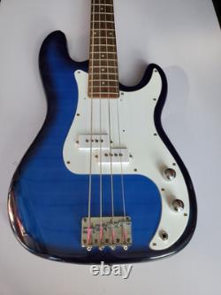 Cheetah 4 String Bass Guitar. Midnight Blue, Split Coil Pickups. Great Beginners