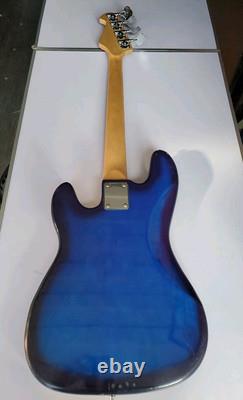 Cheetah 4 String Bass Guitar. Midnight Blue, Split Coil Pickups. Great Beginners