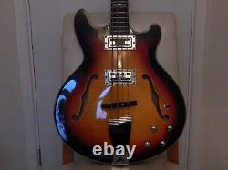 Chowny CHB-1 Semi-Hollow Short Scale Bass, SunBurst with Atherton Pro Gig Bag