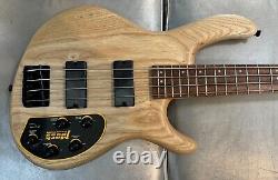 Cort Action DLX V AS Bass, Open Pore Natural