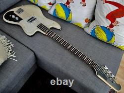 Custom Gildaxe retro-style electric 4-string bass guitar with HSC