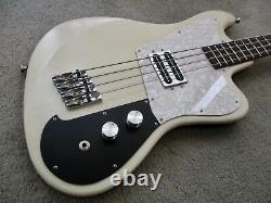 Custom Gildaxe retro-style electric 4-string bass guitar with HSC