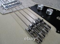 Custom Gildaxe retro-style electric 4-string bass guitar with HSC