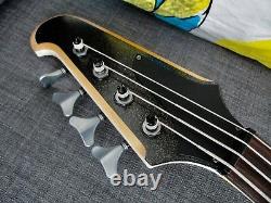 Custom Gildaxe retro-style electric 4-string bass guitar with HSC