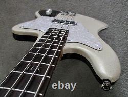 Custom Gildaxe retro-style electric 4-string bass guitar with HSC