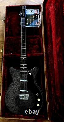 Danelectro DC59 Bass Guitar Black Short Scale with hard Case Excellent Condition