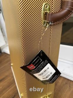 Danelectro DC59 Bass Guitar Black Short Scale with hard Case Excellent Condition