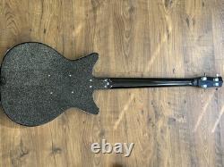 Danelectro DC59 Bass Guitar Black Short Scale with hard Case Excellent Condition