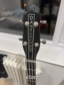 Danelectro bass- Dano 63