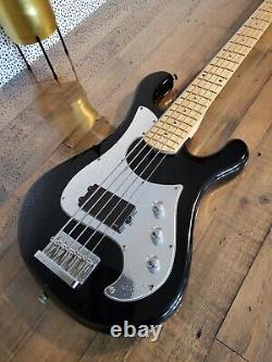 Dean Bass Guitar Hillsboro 5 With EMG Pick Ups and Hard Case
