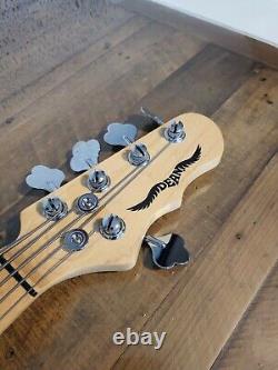 Dean Bass Guitar Hillsboro 5 With EMG Pick Ups and Hard Case