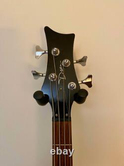 Dean Edge 1 passive 4 string electric bass guitar black gc
