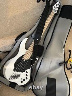 Dingwall NG3 5 String Bass + Extras