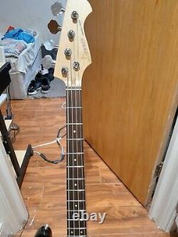 Donner Electric Bass Guitar 4 String P-Style Bass Full Size Black