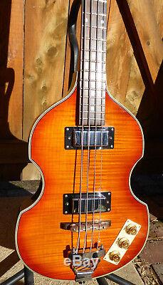 EPIPHONE VIOLAELECTRIC BASS GUITAR4 StringRight HandedBEATLE BASS with CASE