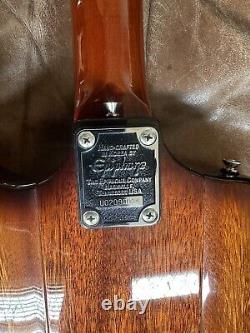 Epiphone Thunderbird Bass 2000 Year Cased