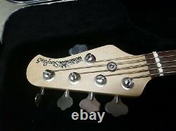 Ernie Ball Music Man StingRay Special 5 5-String Bass Guitar Black withcase