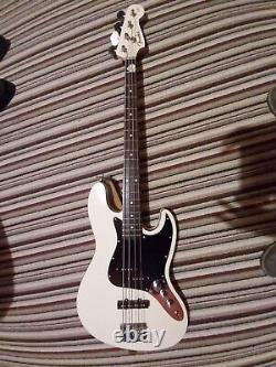 Fender Aerodyne Jazz Bass Guitar