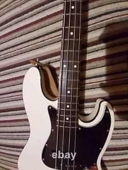 Fender Aerodyne Jazz Bass Guitar