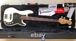 Fender American Deluxe Precision Bass with Jazz pickup. Case and candy