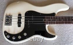 Fender American Deluxe Precision Bass with Jazz pickup. Case and candy