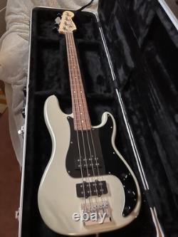 Fender Blacktop Bass