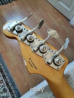Fender Classic Series'50s Precision Bass Guitar MIM
