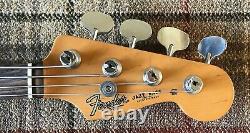 Fender Classic Series'60s Jazz Bass Guitar 2012