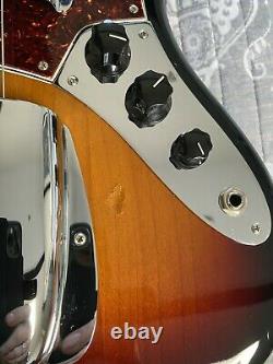 Fender Classic Series'60s Jazz Bass Guitar 2012