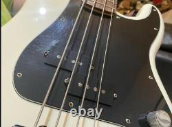Fender Deluxe P Bass Special Olympic white