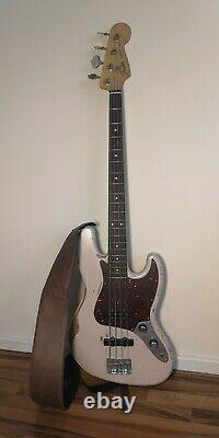 Fender Flea Signature Jazz Bass Excellent Condition withGig Bag & strap