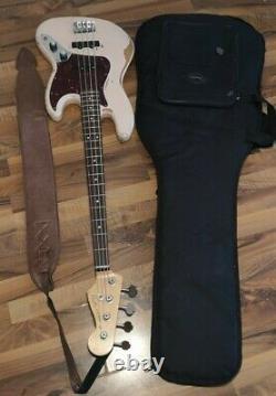 Fender Flea Signature Jazz Bass Excellent Condition withGig Bag & strap
