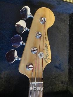 Fender Fretless Jazz Bass American Neck with Tweed Hard Case