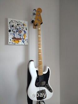 Fender Jazz Bass, 1977 / 78. Vintage Fender Bass with Original Case. Will post