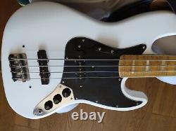 Fender Jazz Bass, 1977 / 78. Vintage Fender Bass with Original Case. Will post